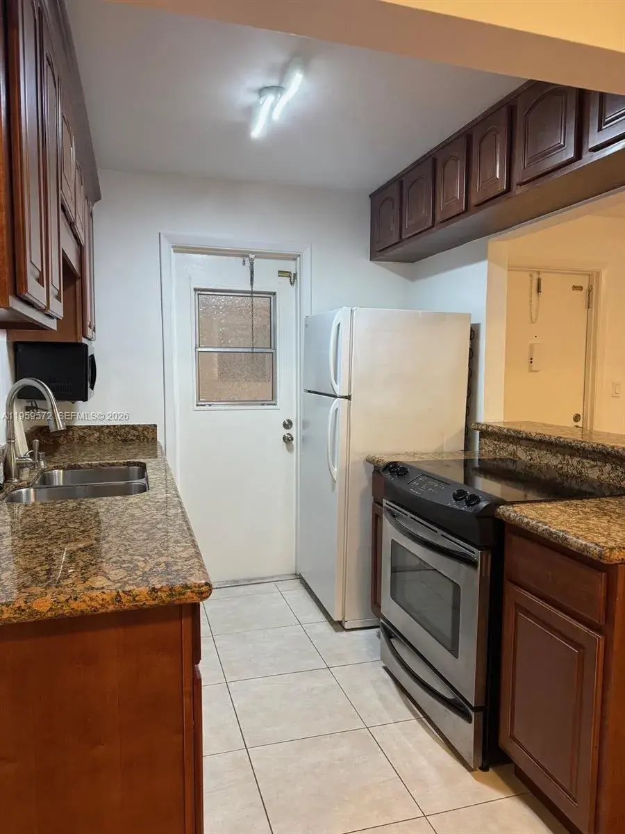 2420 Diana Dr # 204, Hallandale Beach FL 33009