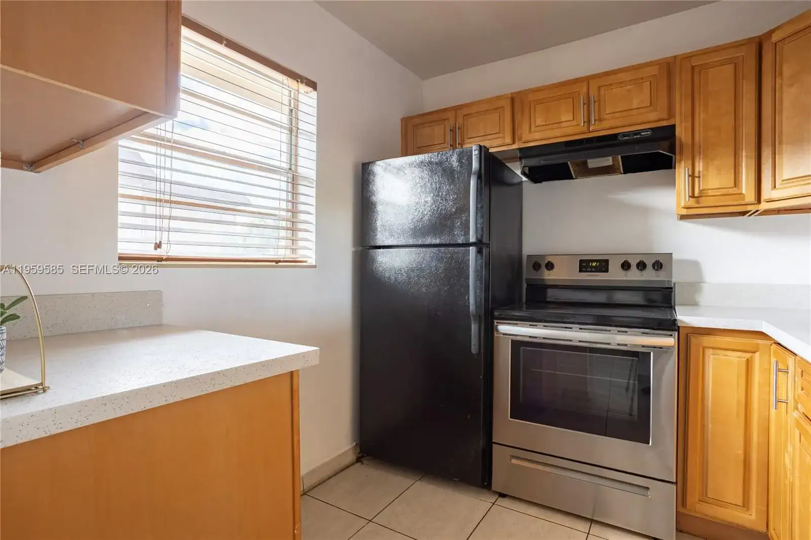 5021 W Oakland Park Blvd # 204, Lauderdale Lakes FL 33313 photo 4