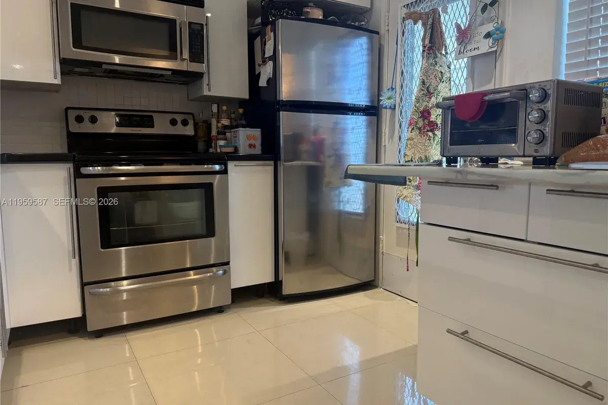 319 NE 14th Ave # 603, Hallandale Beach FL 33009