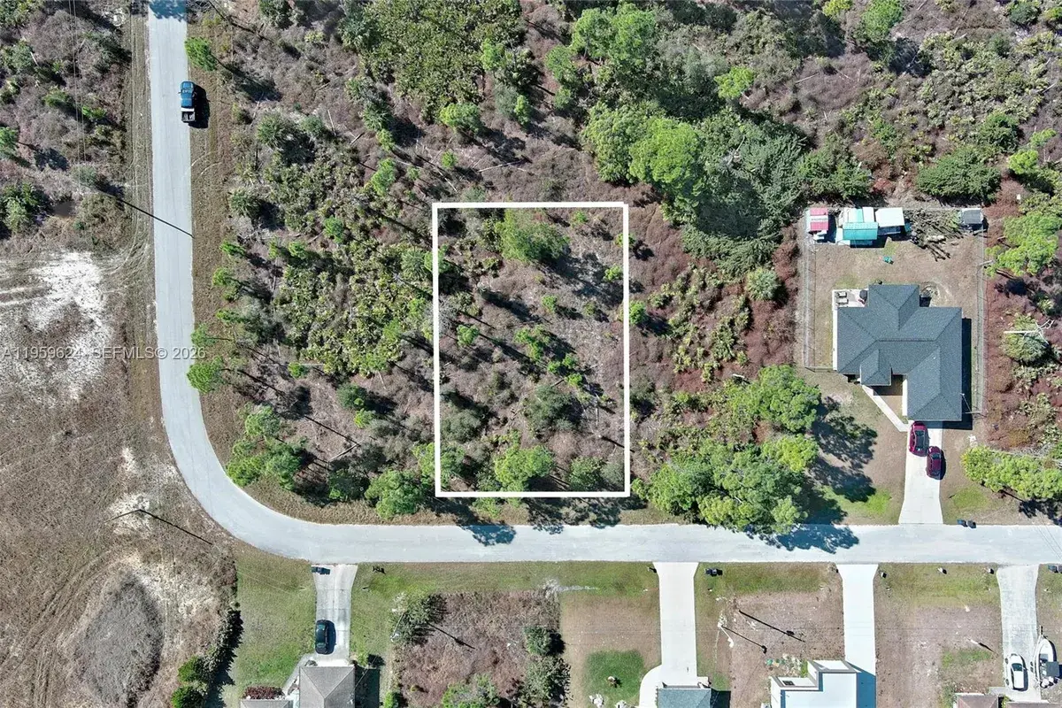 1053 Fayette Ave, Lehigh Acres FL 33974