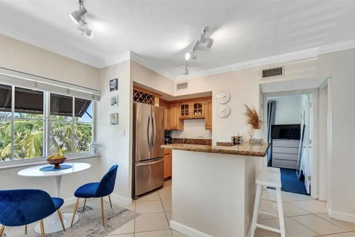 924 SE 2nd St # 19, Fort Lauderdale FL 33301