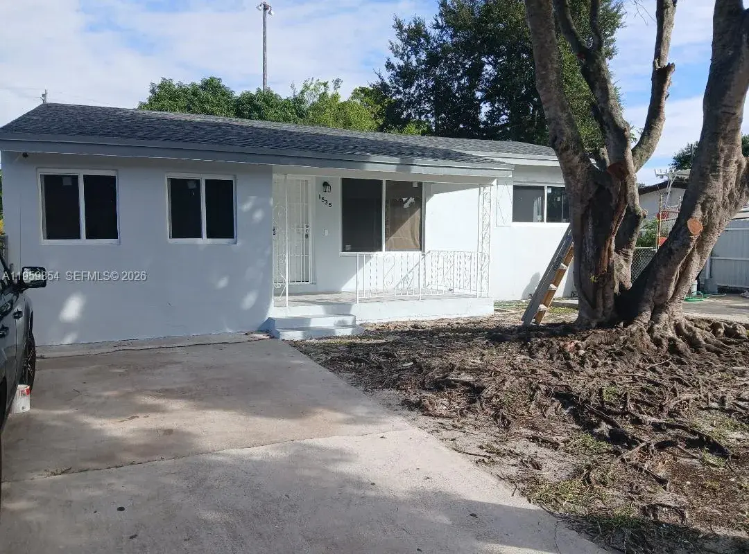 1535 NW 85th St, Miami FL 33147