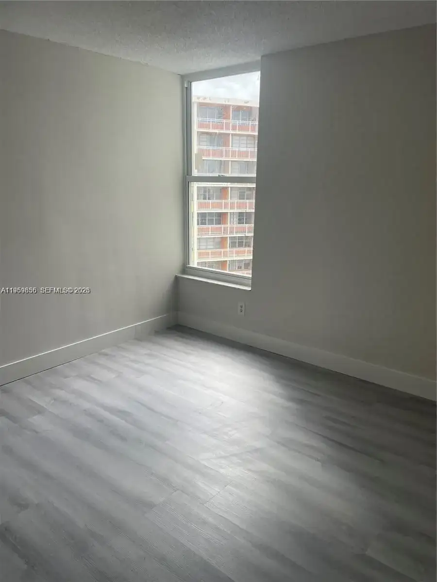 2075 NE 164th St # 805, North Miami Beach FL 33162 photo 5