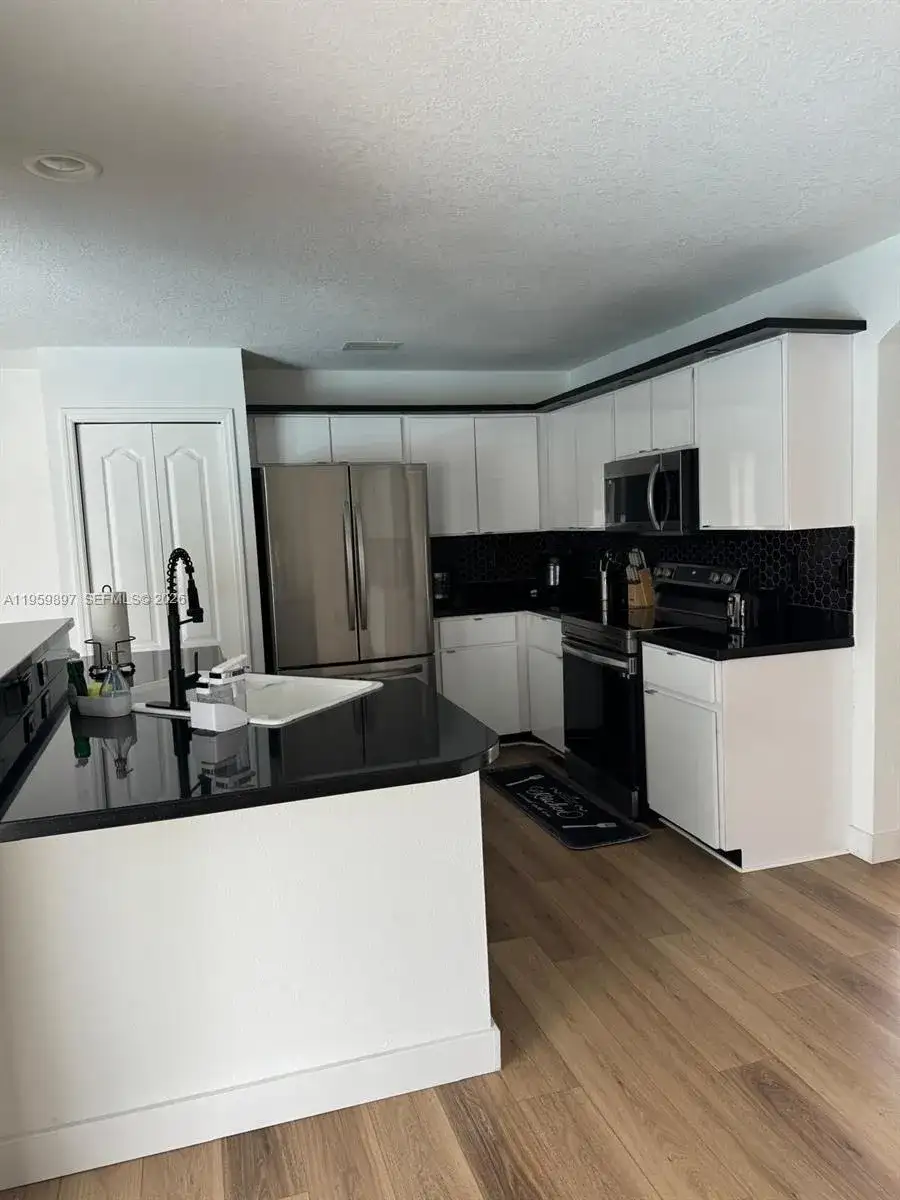 2359 Kings Crest RD, Kissimmee FL 34744 photo 4