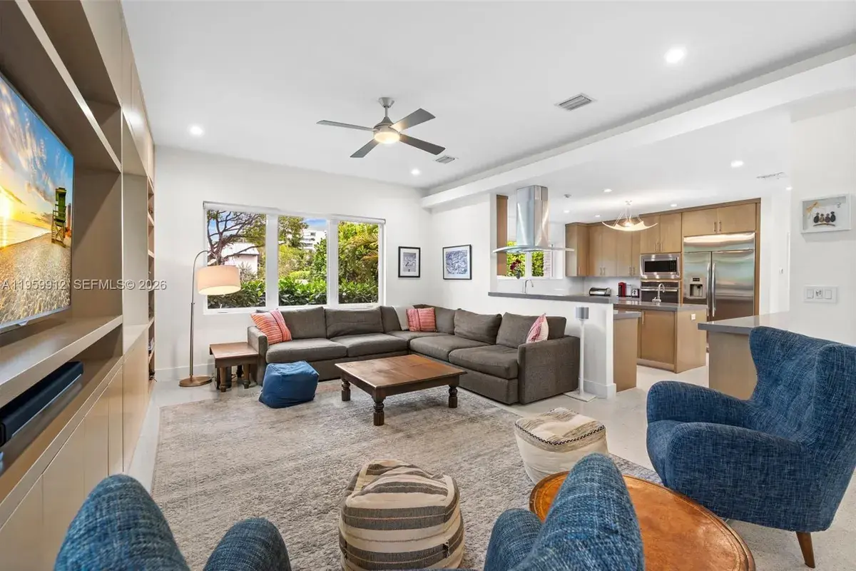4595 N Jefferson Ave, Miami Beach FL 33140