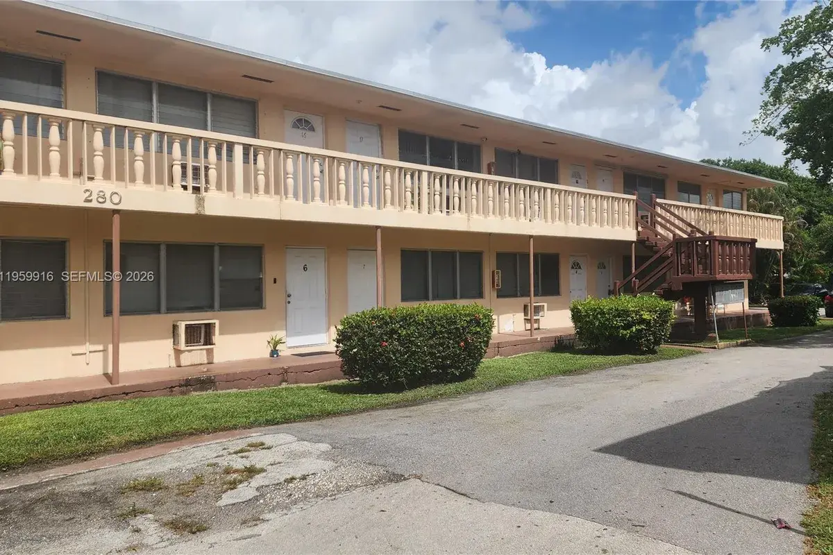 280 SW 11th Ave # 5, Hallandale Beach FL 33009