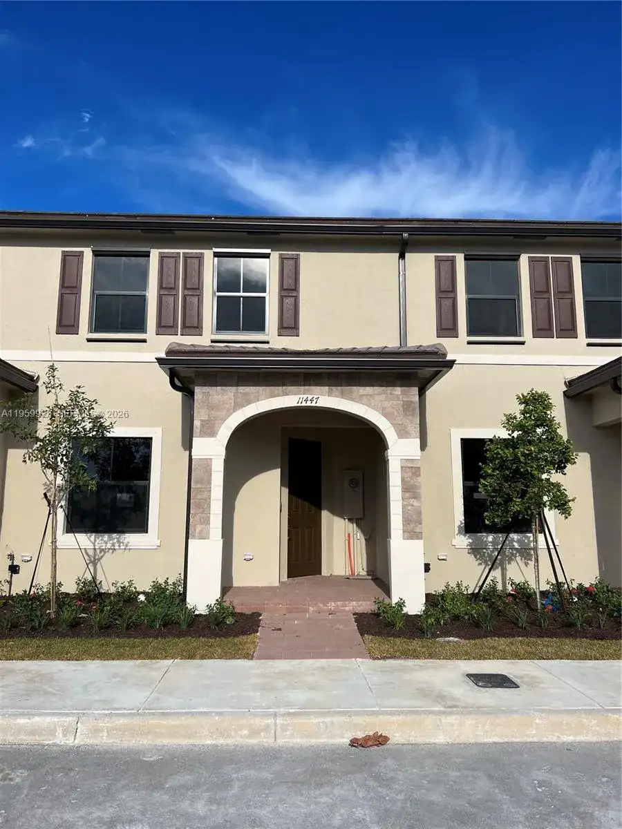11447 W 34th Ct, Hialeah FL 33018 photo 2