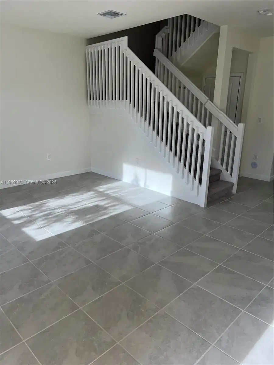 11447 W 34th Ct, Hialeah FL 33018 photo 5