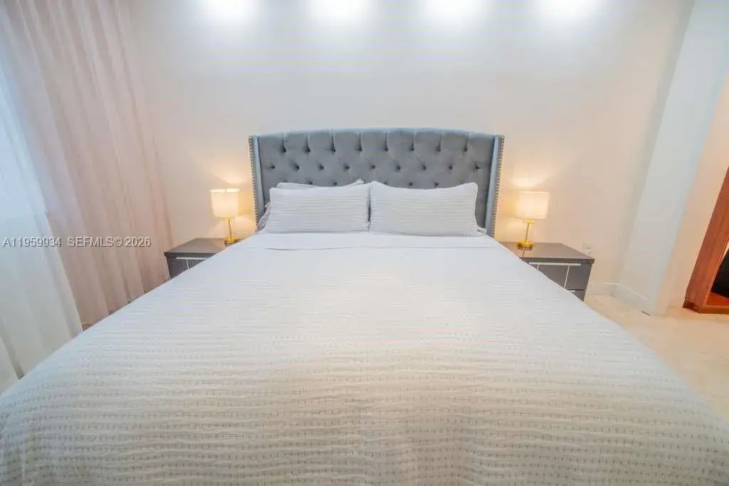 20000 E Country Club Dr # 409, Aventura FL 33180