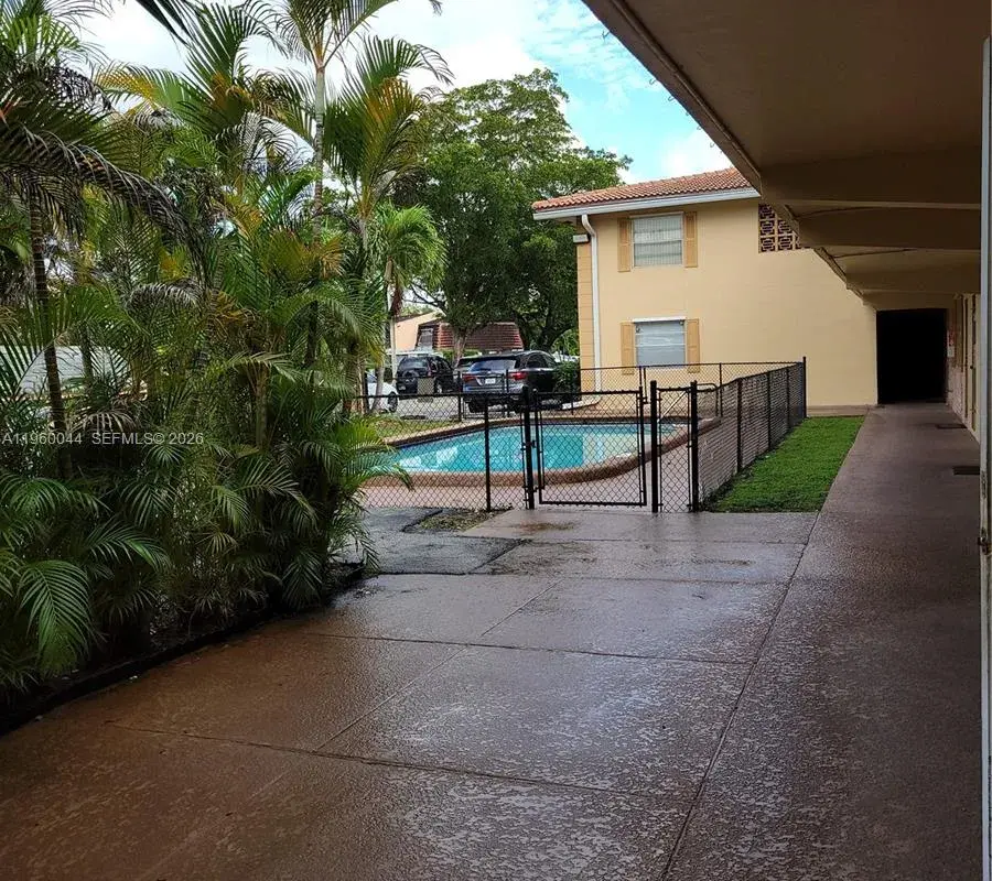 8704 NW 35th St # 105, Coral Springs FL 33065