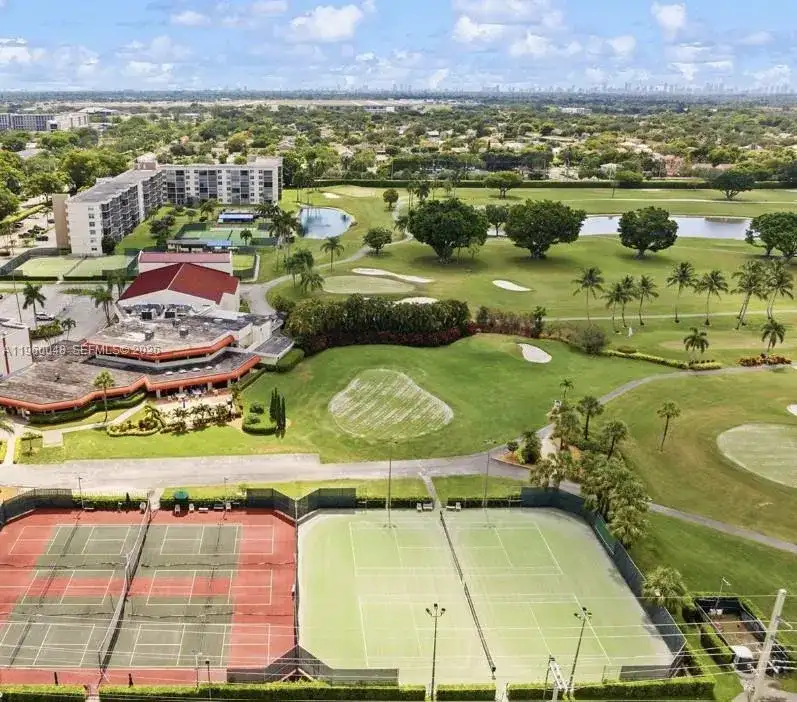 300 S Hollybrook Dr # 203, Pembroke Pines FL 33025 photo 2