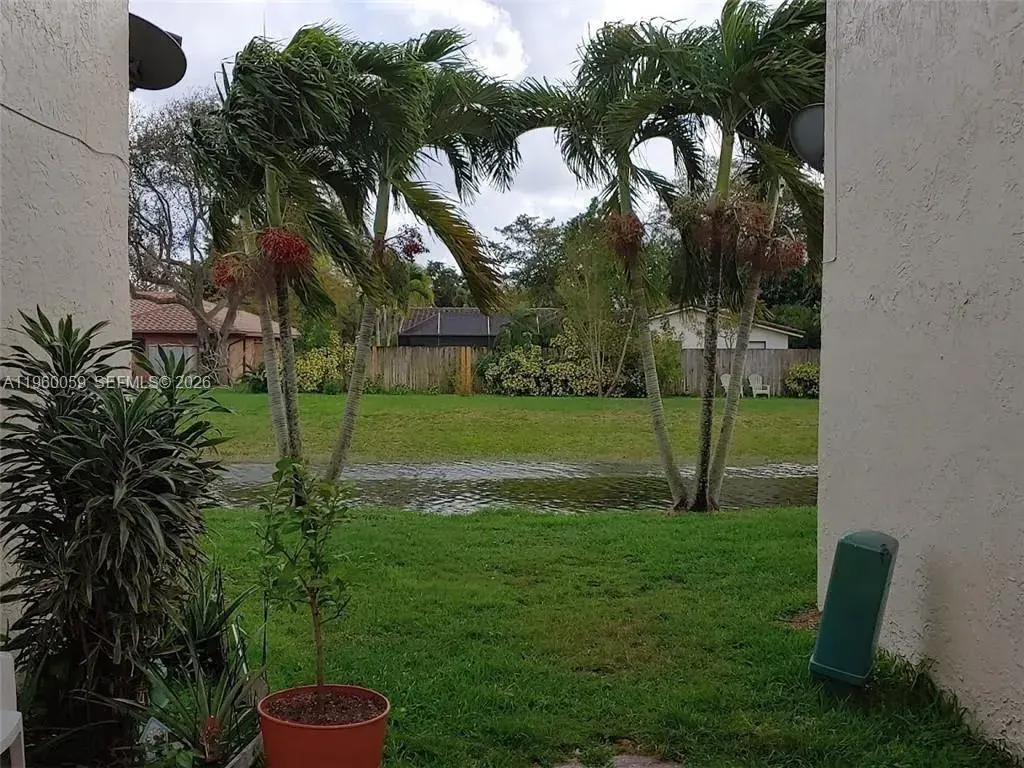 11128 Royal Palm Blvd # 10, Coral Springs FL 33065