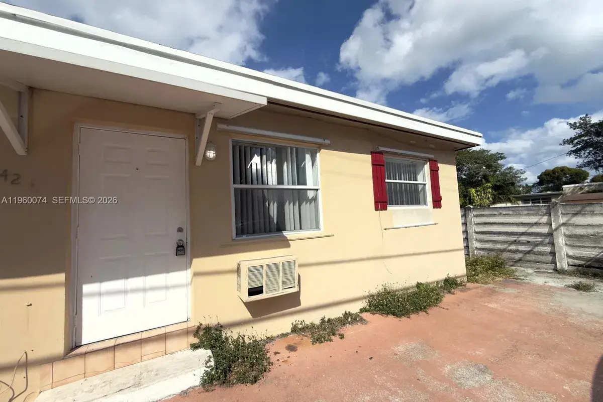 1942 Thomas St # C, Hollywood FL 33020