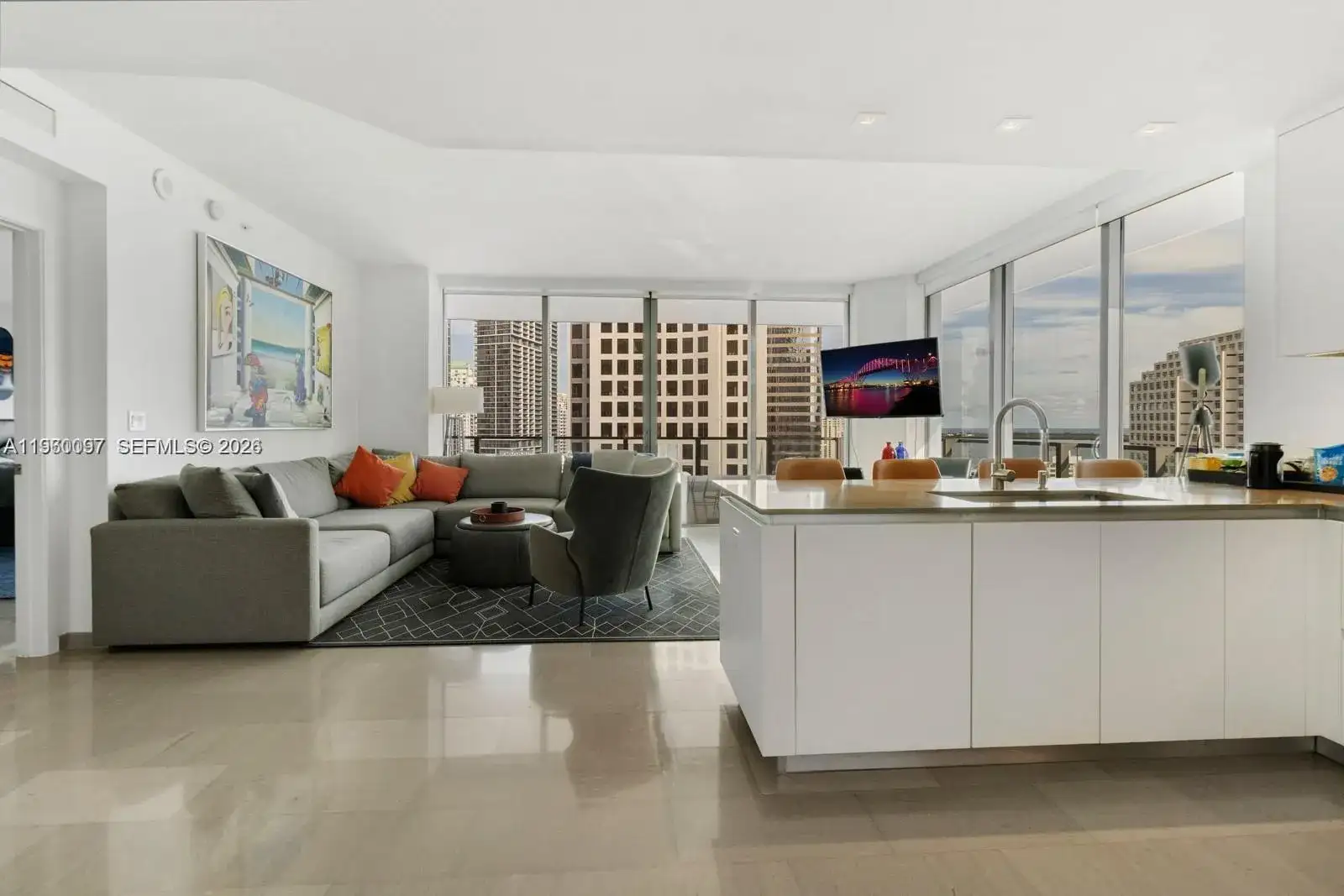 68 SE 6th St # 2101, Miami FL 33131 photo 4