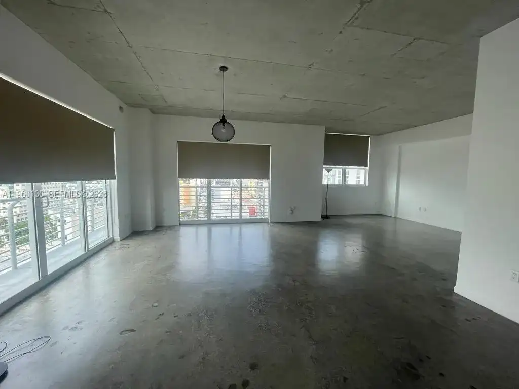 133 NE 2 AVE # 1813, Miami FL 33132