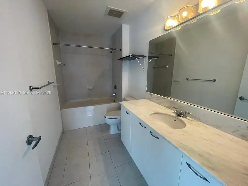 133 NE 2 AVE # 1813, Miami FL 33132 photo 3