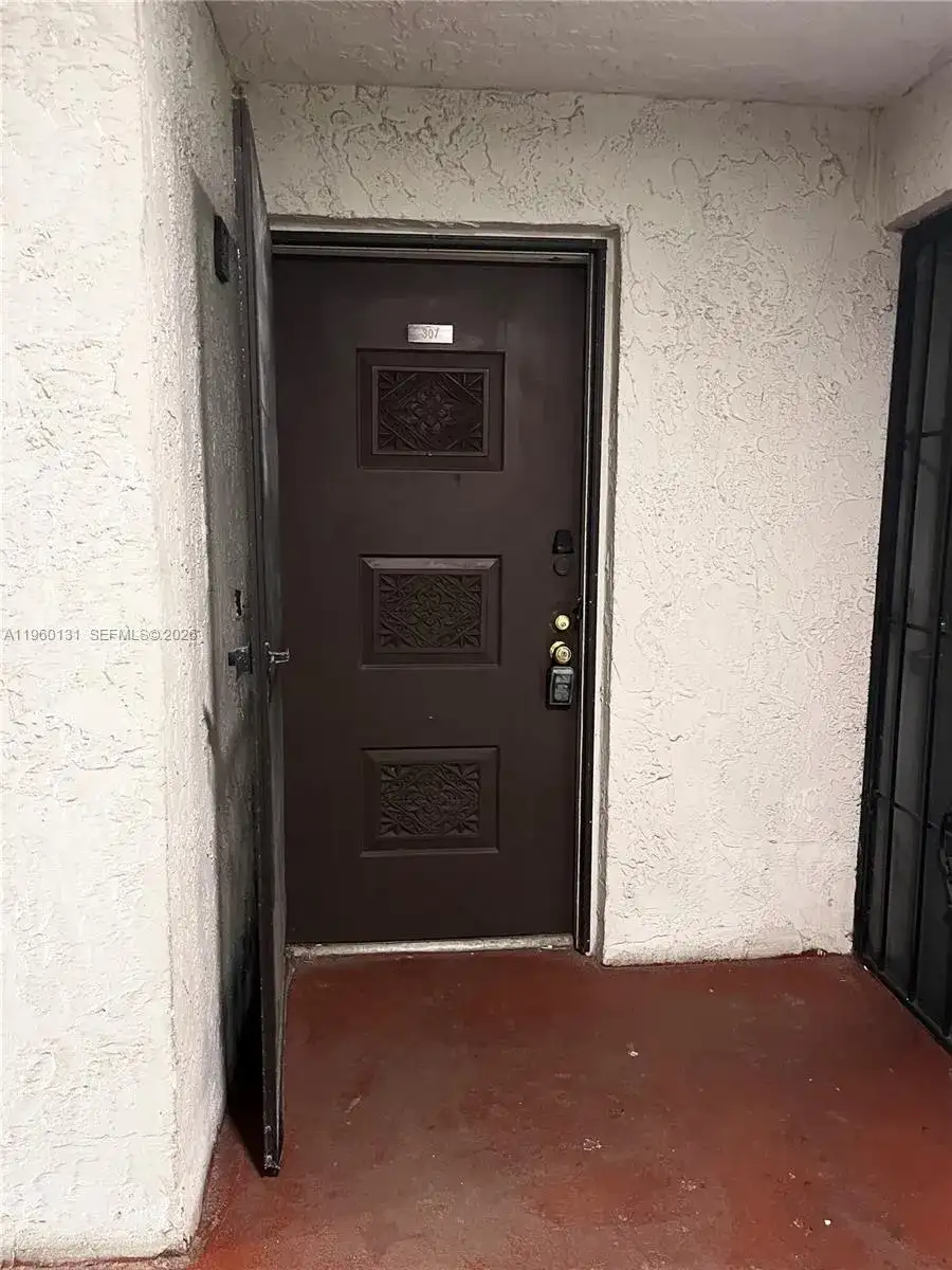 4575 S Texas Ave # 307, Orlando FL 32839 photo 2