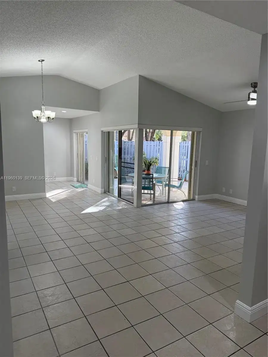 1364 Cottonwood Cir # 1364, Weston FL 33326 photo 2