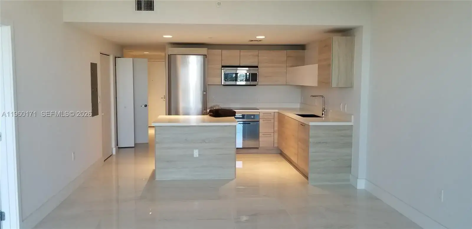 16385 Biscayne Blvd # 1516, Miami FL 33160 photo 4