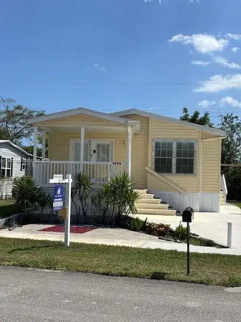4206 Mocking Bird Dr, Boynton Beach FL 33436 photo 2