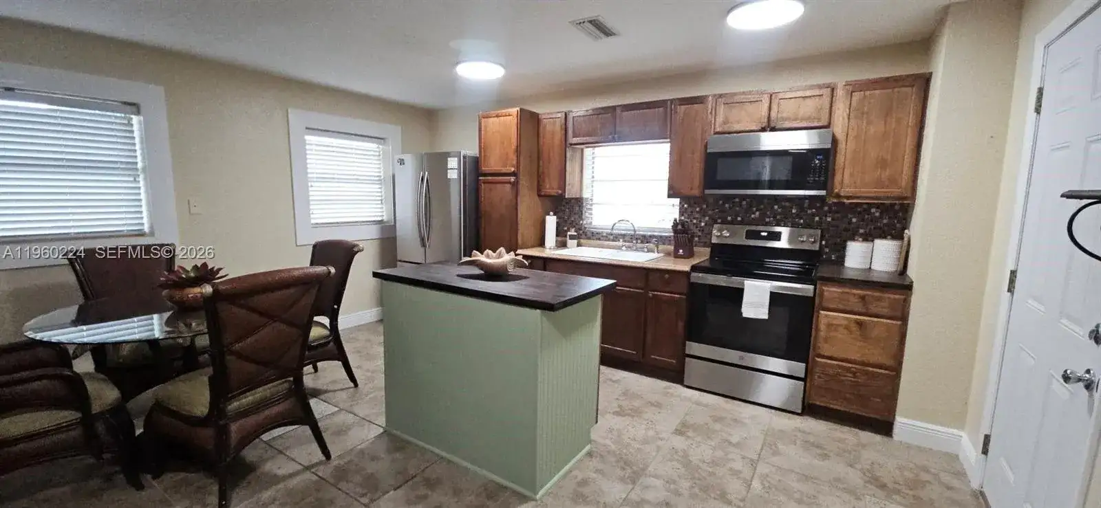 106 Washington, Lake Placid FL 33852 photo 2