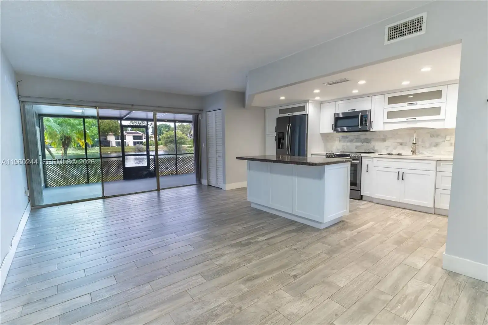 14271 Kendale Lakes Cir, Miami FL 33183 photo 3