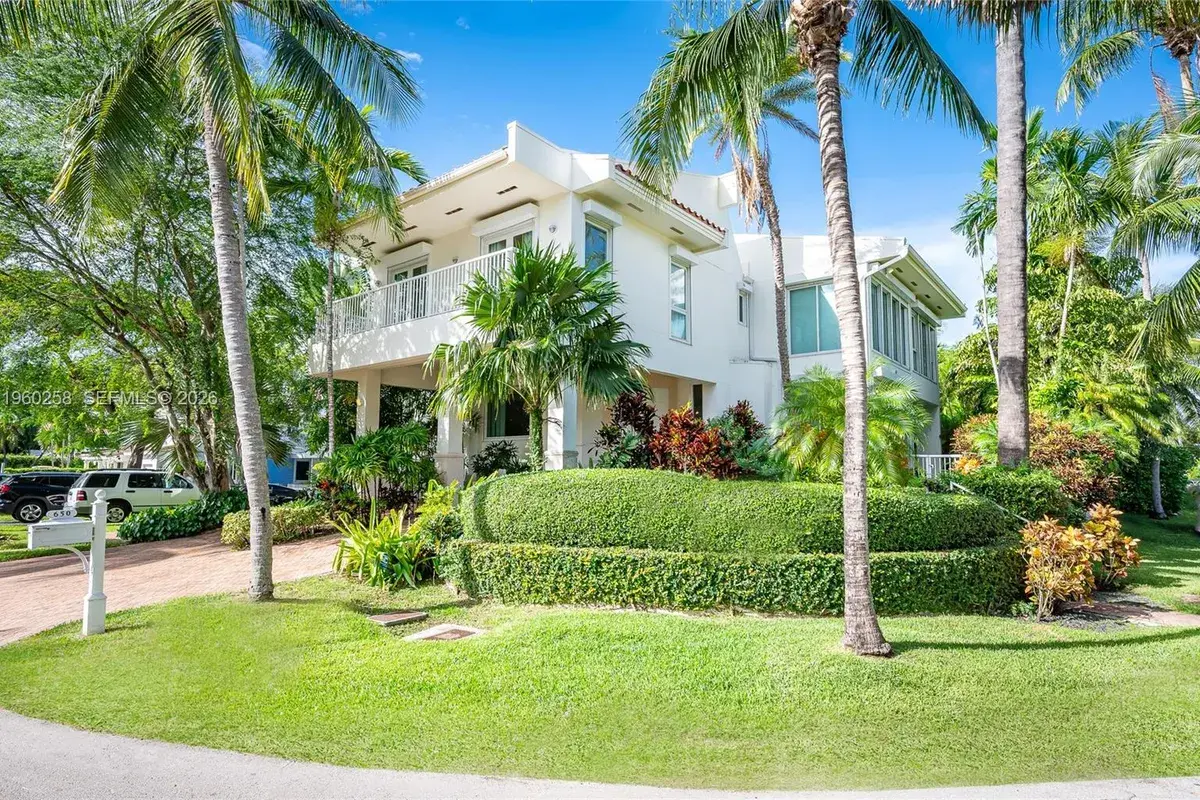 650 Curtiswood Dr, Key Biscayne FL 33149
