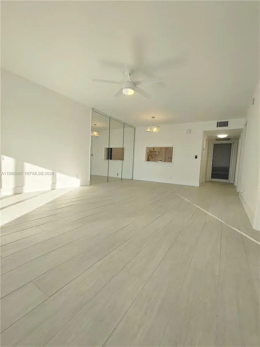 215 SE 3rd Ave # 307C, Hallandale Beach FL 33009