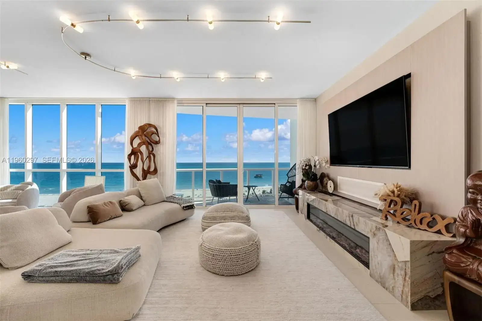 50 S Pointe Dr, Miami Beach FL 33139 photo 3