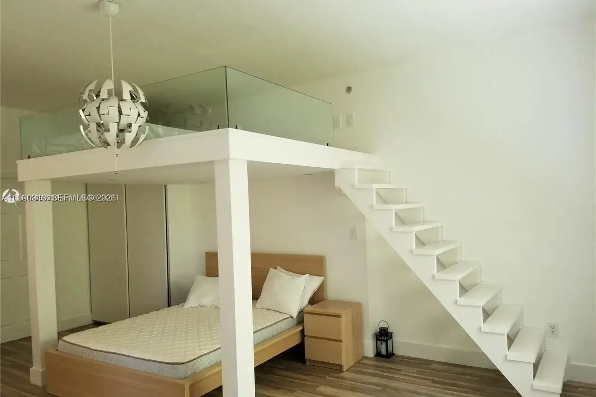 1045 Meridian Ave # 4, Miami Beach FL 33139