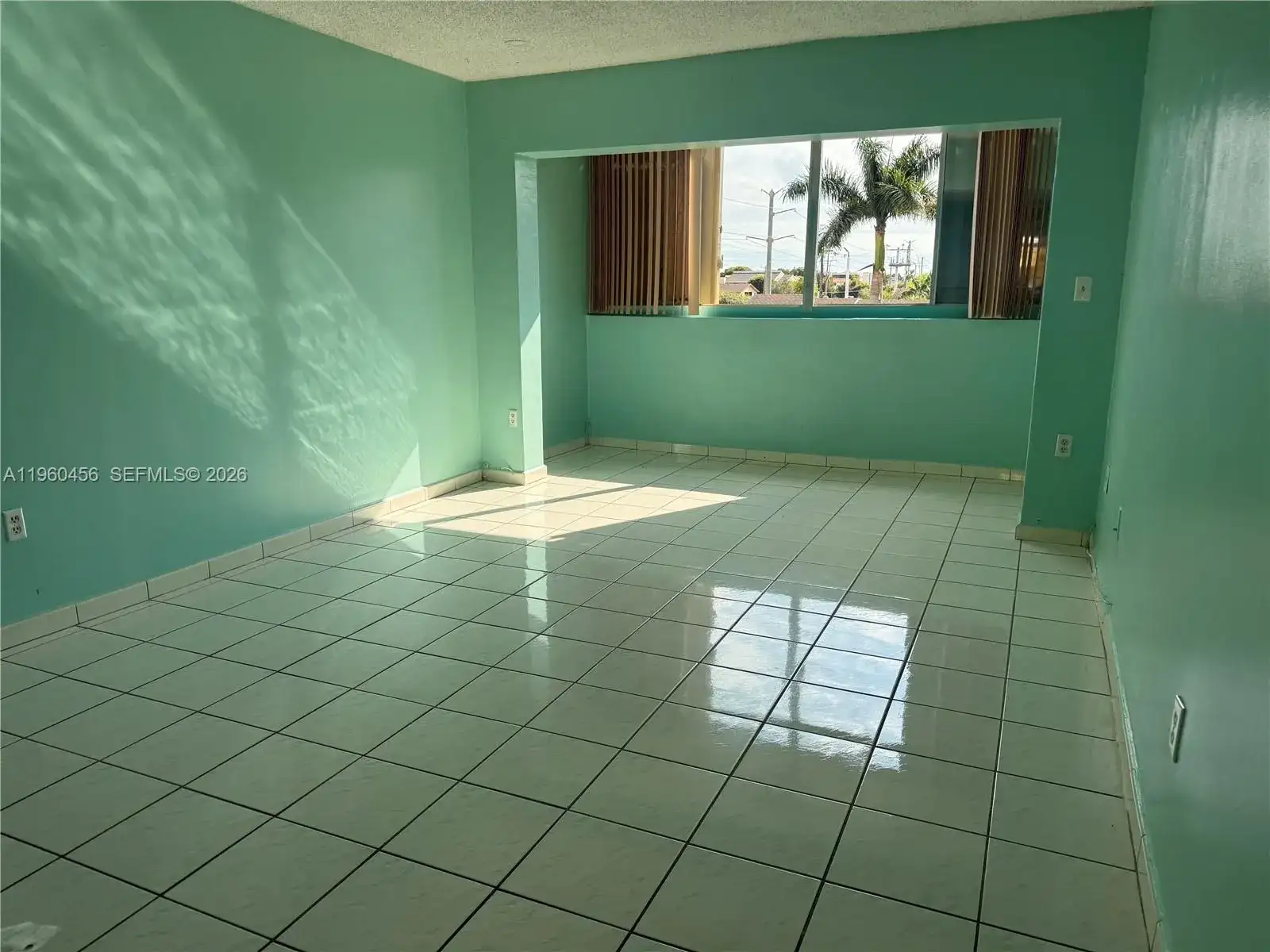 1555 W 44th Pl # 305, Hialeah FL 33012 photo 4