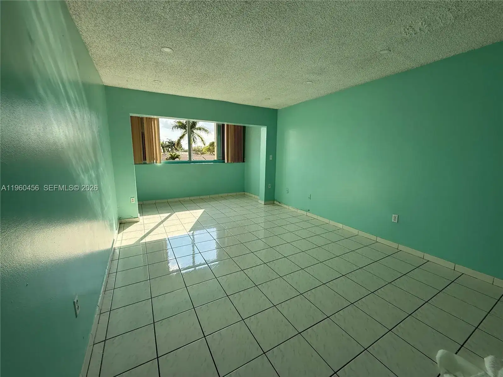 1555 W 44th Pl # 305, Hialeah FL 33012 photo 5