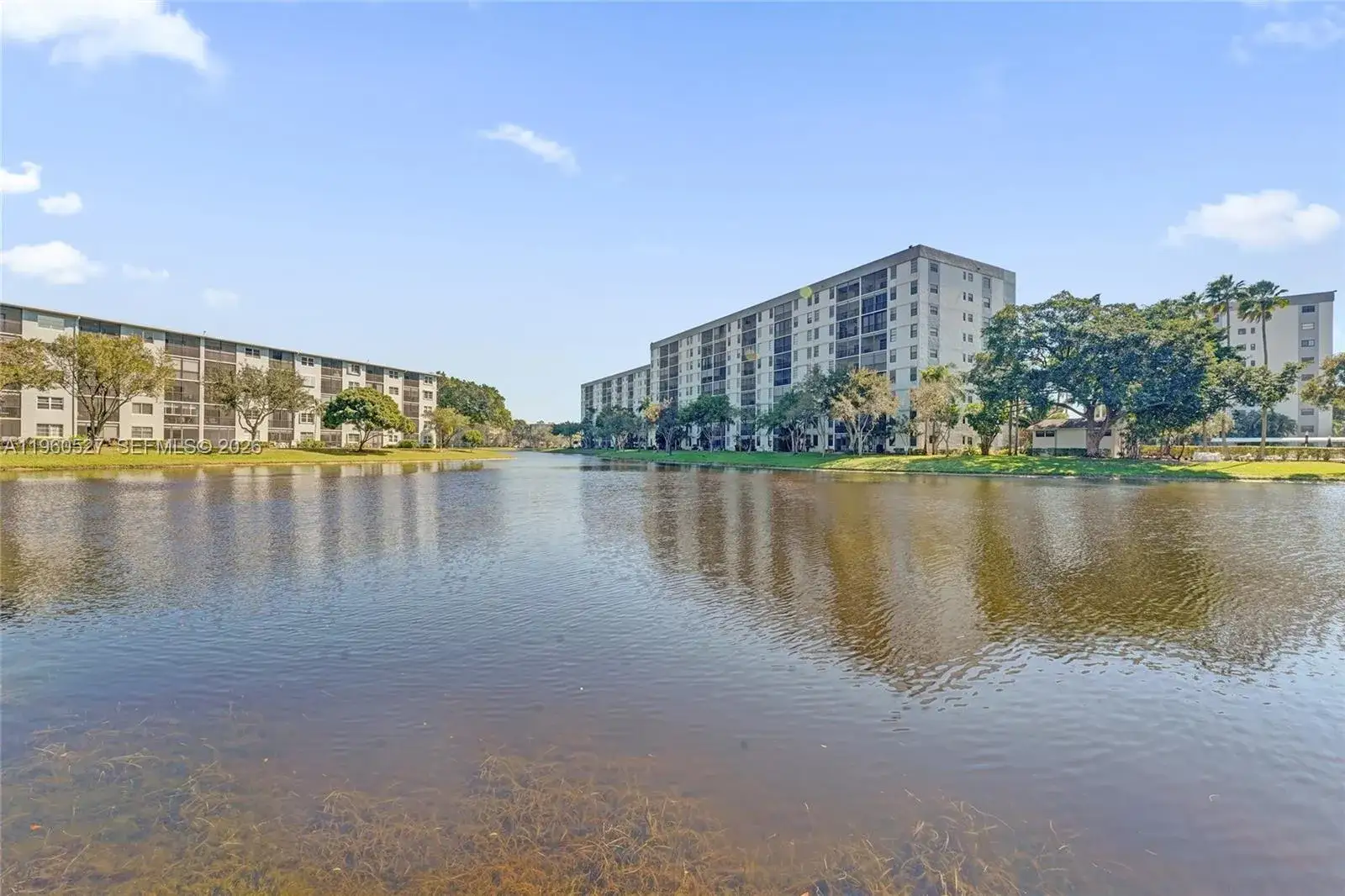2228 N Cypress Bend Dr # 103, Pompano Beach FL 33069