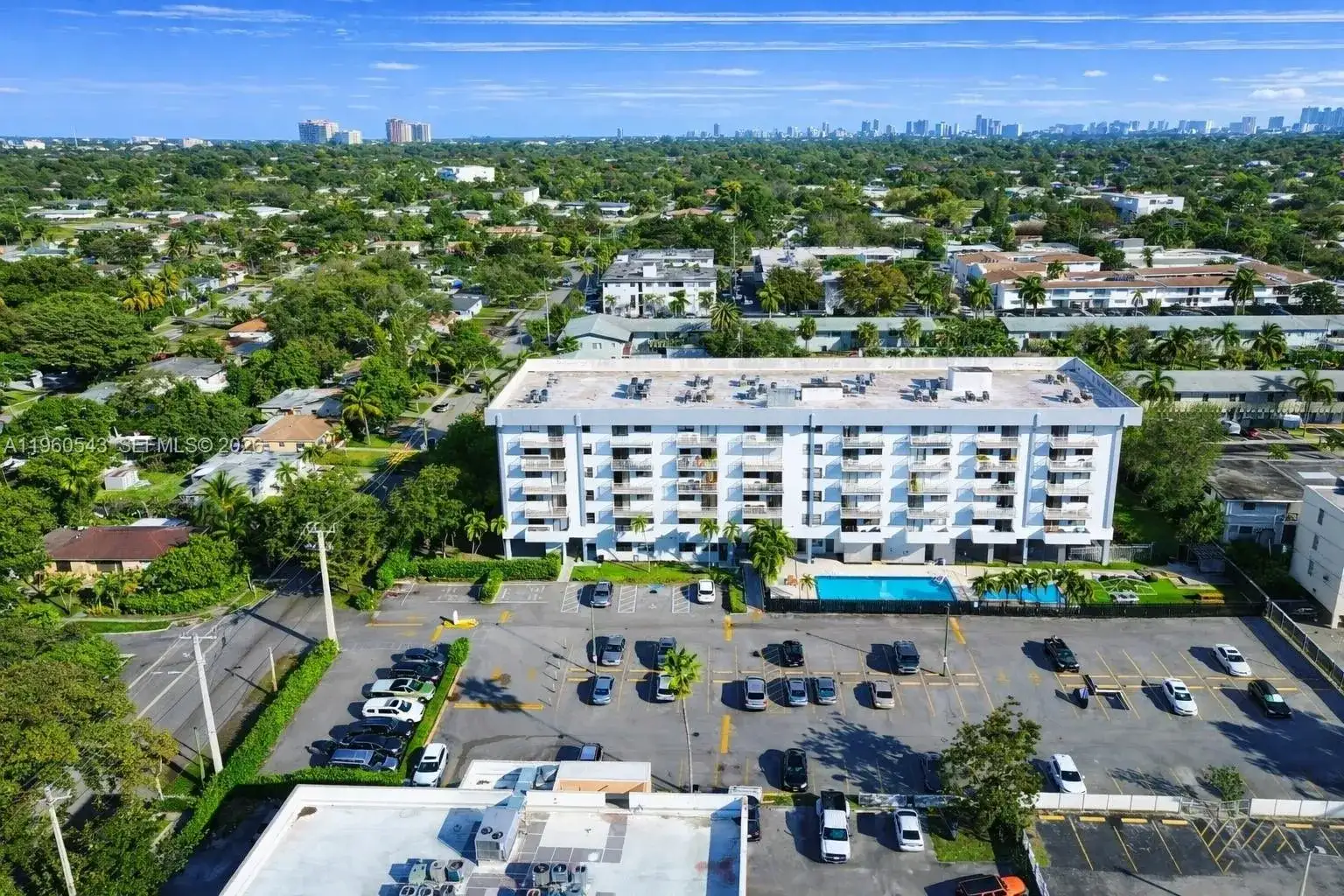 920 NE 169th St # 405, North Miami Beach FL 33162 photo 2