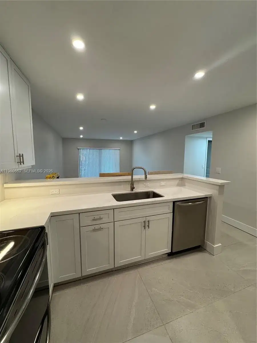 7810 Camino Real # 104, Miami FL 33143 photo 3