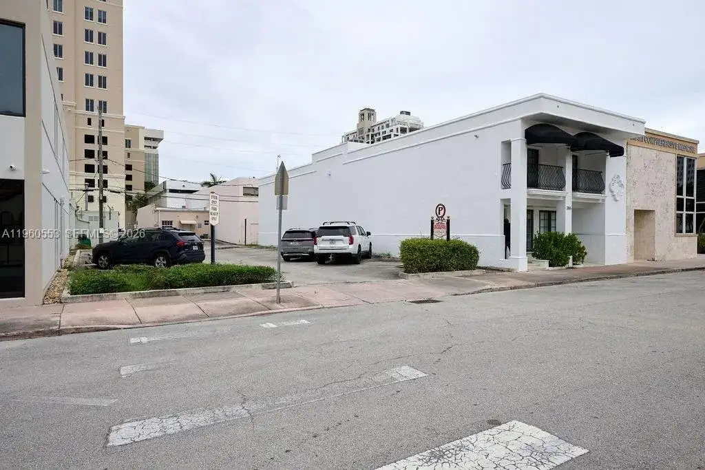 355 Palermo Ave, Coral Gables FL 33134 photo 2