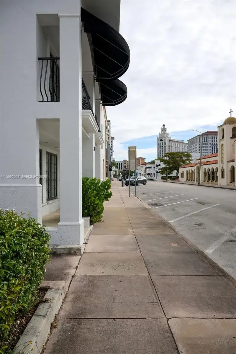 355 Palermo Ave, Coral Gables FL 33134 photo 4