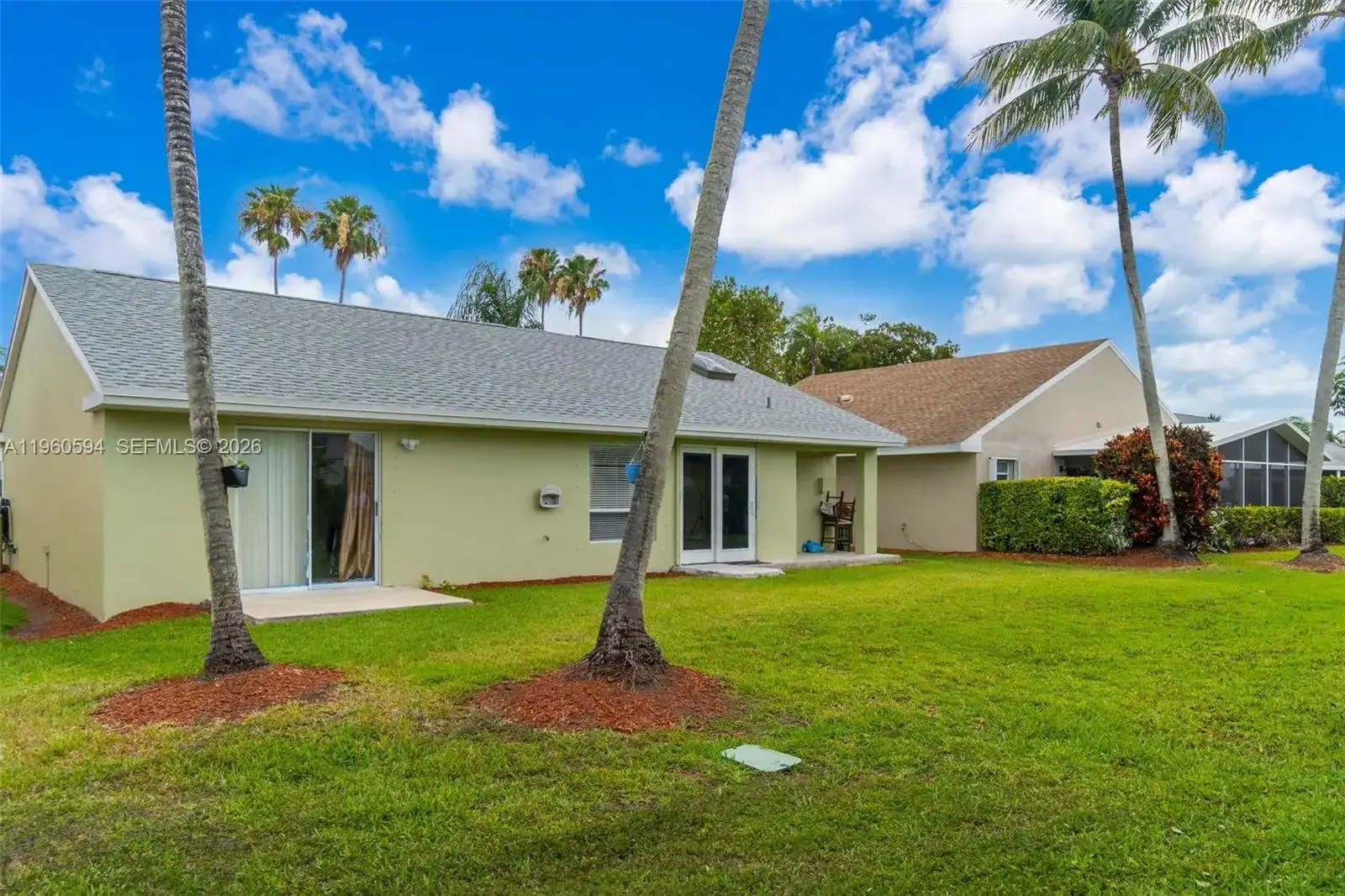 2590 SE 7th Pl, Homestead FL 33033 photo 4