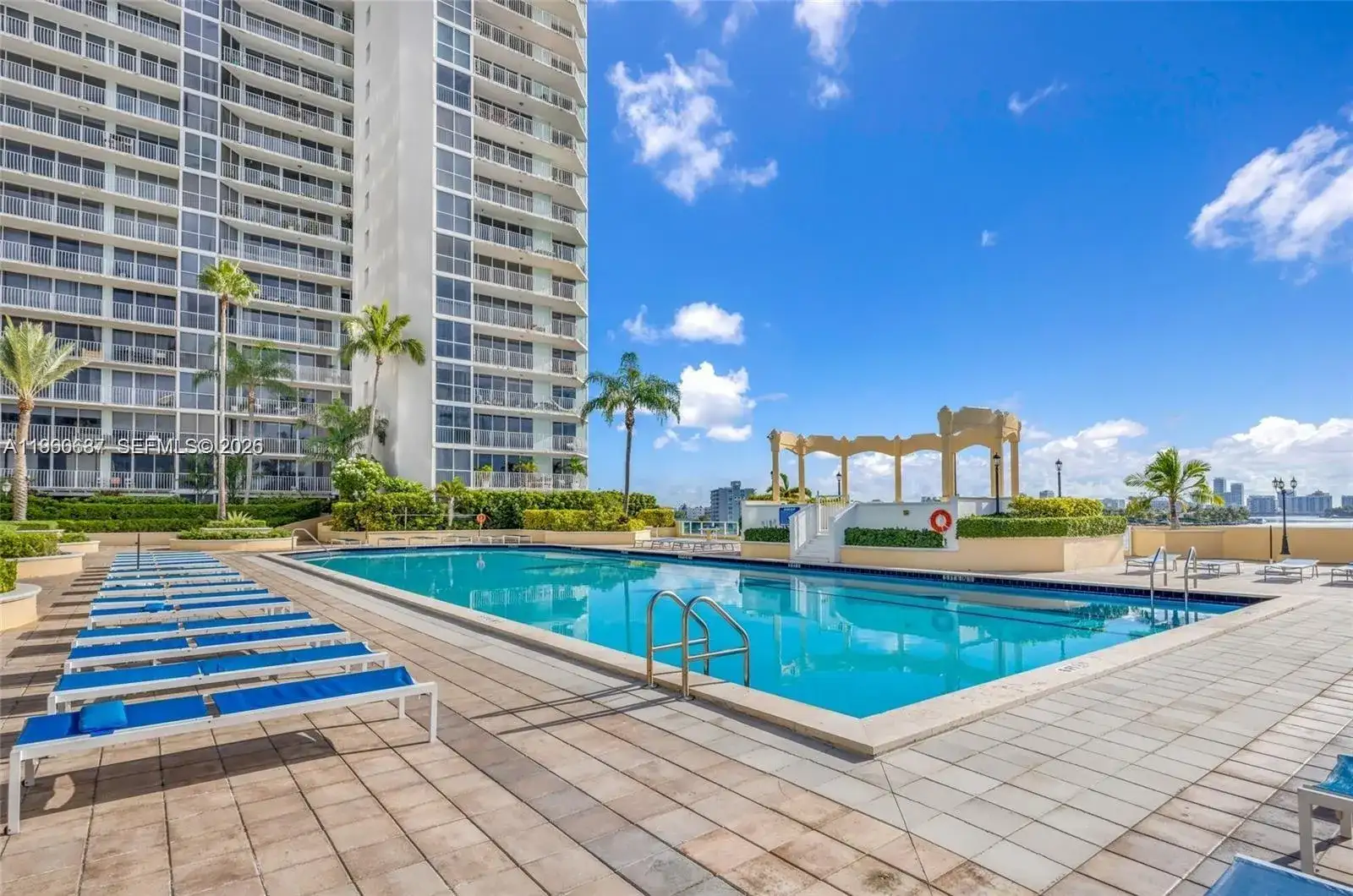 7601 E Treasure Dr # 510, North Bay Village FL 33141 photo 3