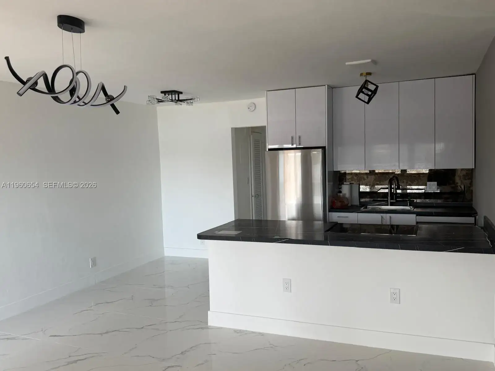 725 SW 11th Ave # 17F, Hallandale Beach FL 33009 photo 5