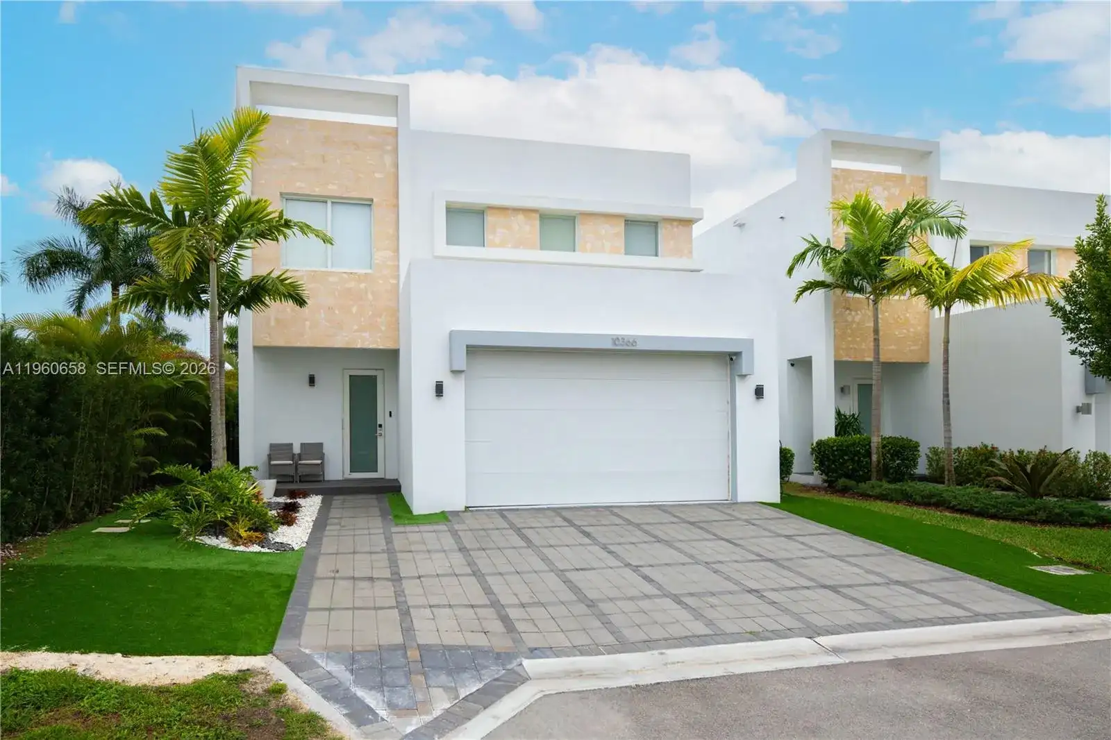 10366 NW 68th Ter, Doral FL 33178 photo 2