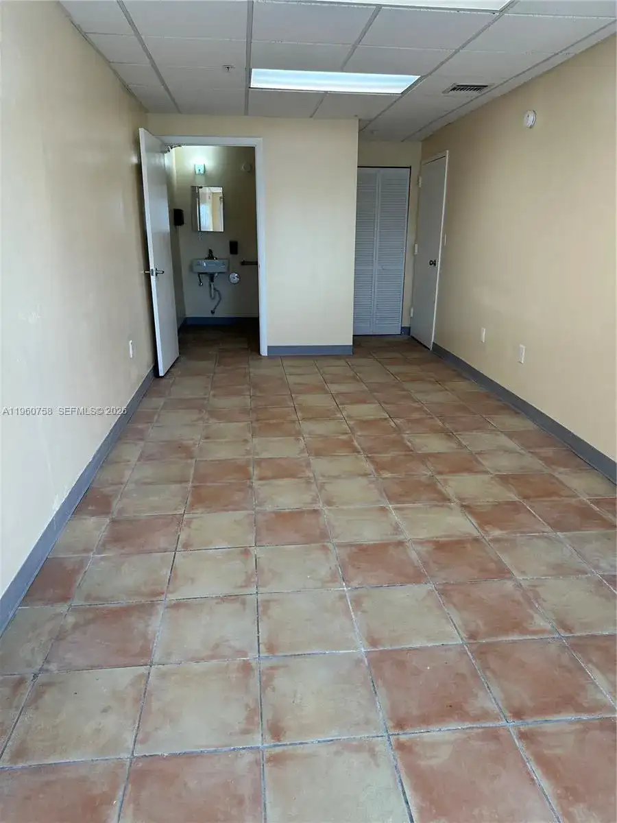 7121 SW 43 St, Miami FL 33155 photo 4