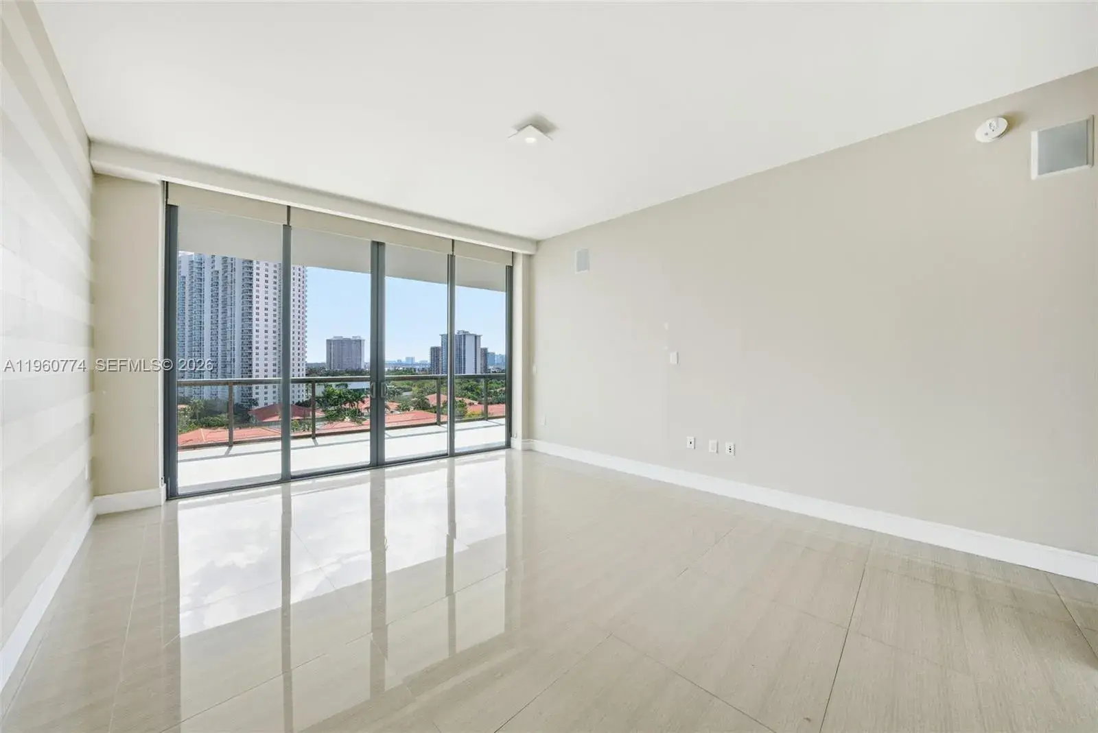 3250 NE 188th St # 906, Aventura FL 33180