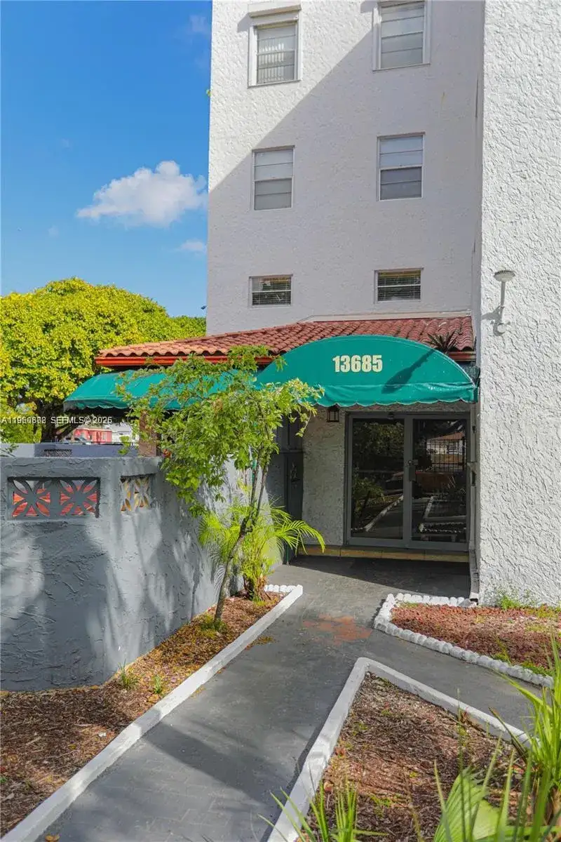 13685 NE 10th Ave # 210, North Miami FL 33161 photo 2