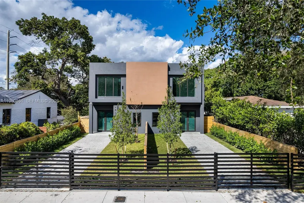 281-283 NW 52nd St, Miami FL 33127