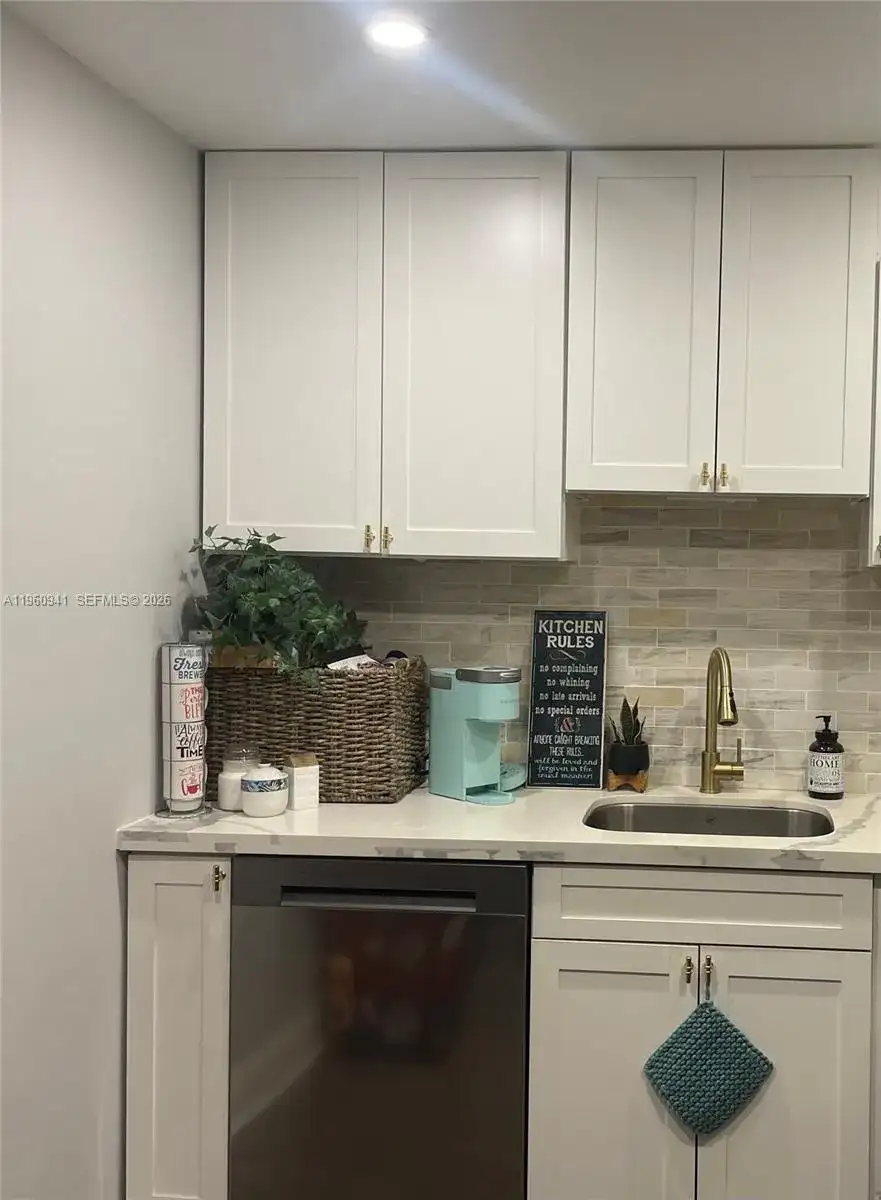 1401 SW 134th Way # 305C, Pembroke Pines FL 33027 photo 4