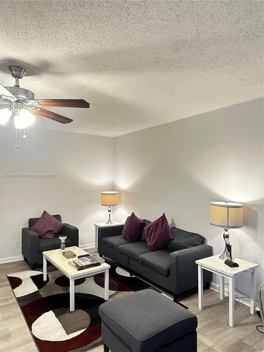 220 Cambridge I # 220, West Palm Beach FL 33417