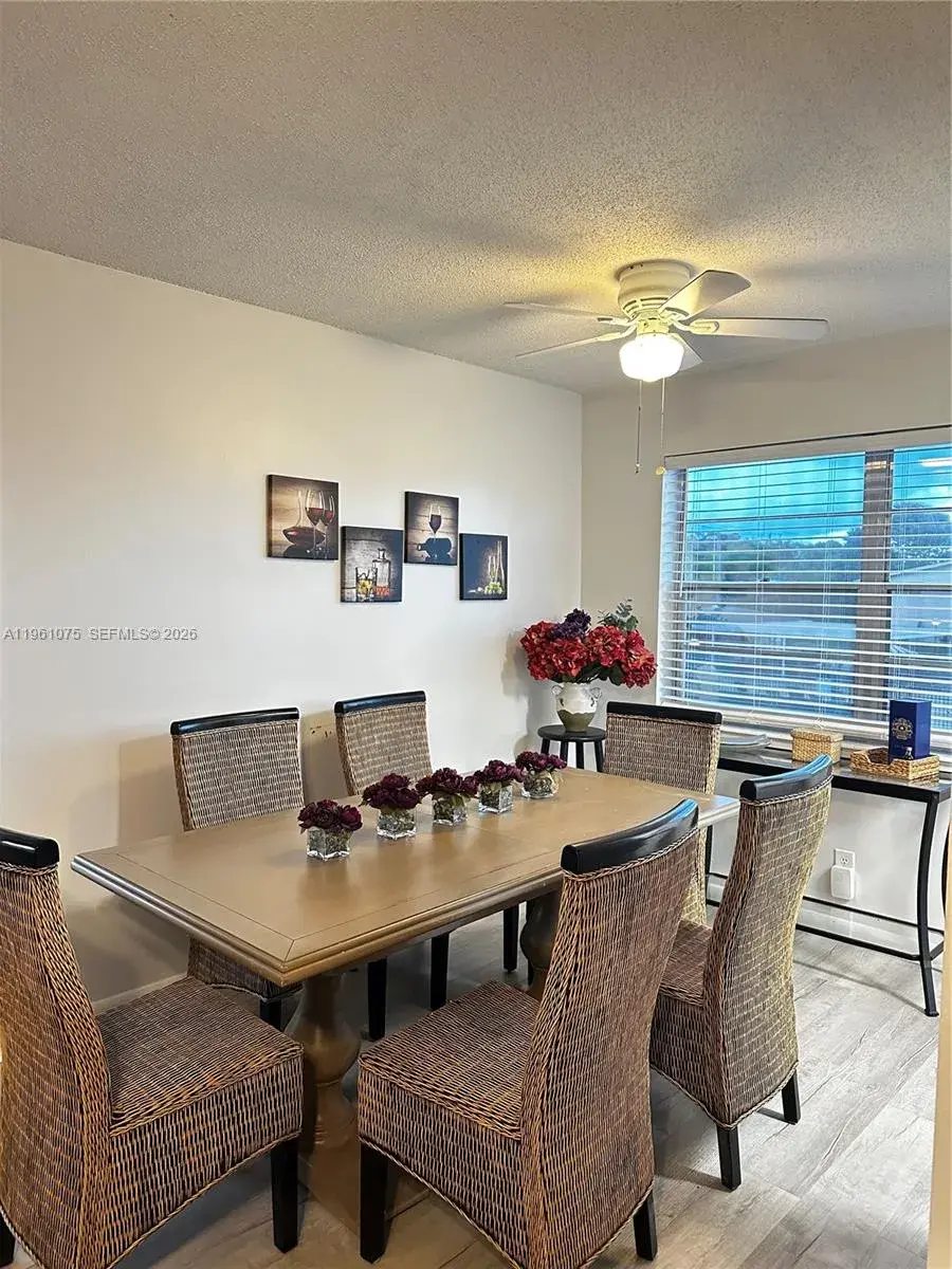 220 Cambridge I # 220, West Palm Beach FL 33417