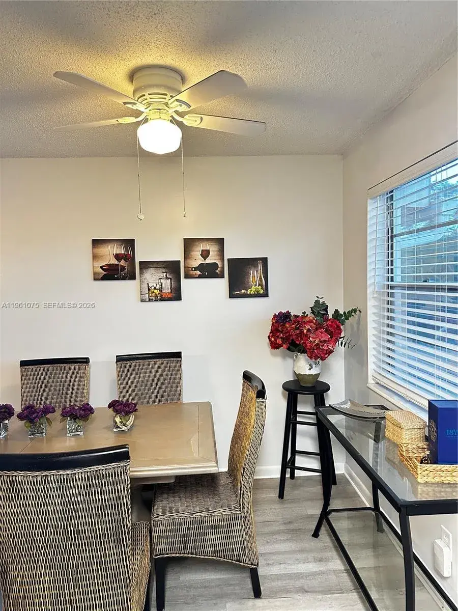 220 Cambridge I # 220, West Palm Beach FL 33417
