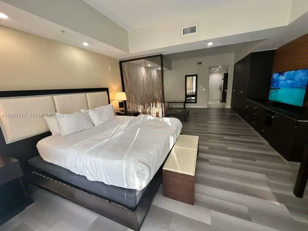 5300 NW 87th Ave # 910, Doral FL 33178 photo 3